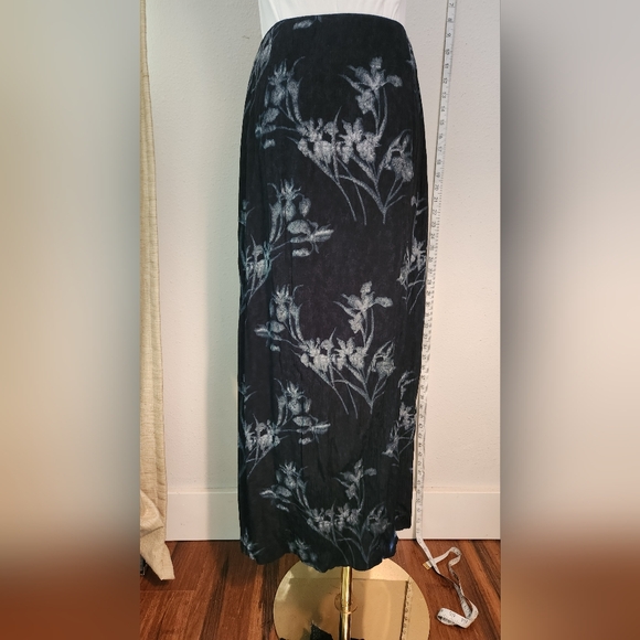 Liz Claiborne button front long skirt size 4 - Picture 3 of 9